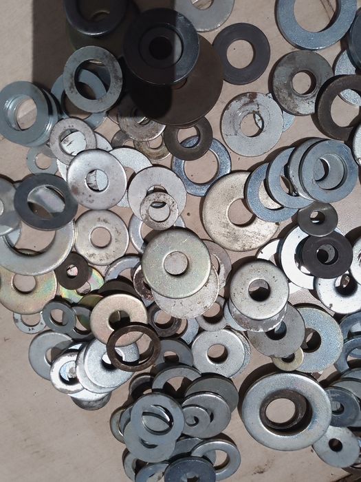 Set de 150 bucăți de șaibe oțel ,diferite modele și mărimi ,calitative