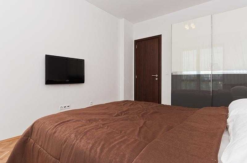 Продава се Двустаен апартамент в София, Слатина - 65 кв.м за 2462 €/кв.м - Снимка #2