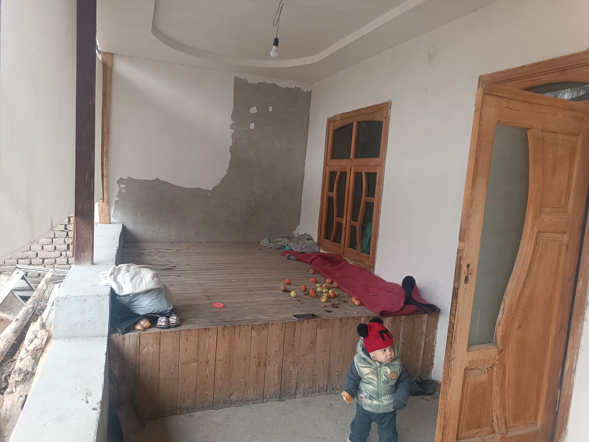 Uy Sotiladi 2 xonalik ayvoni bilan