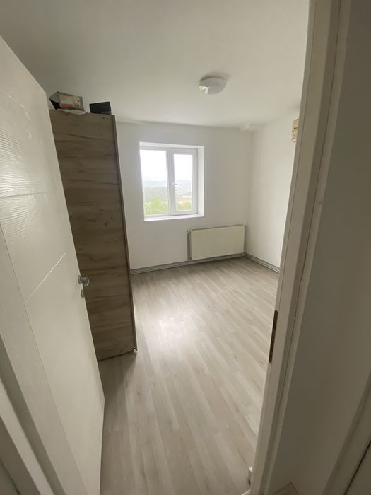 Inchiriez apartament cu 2 camere