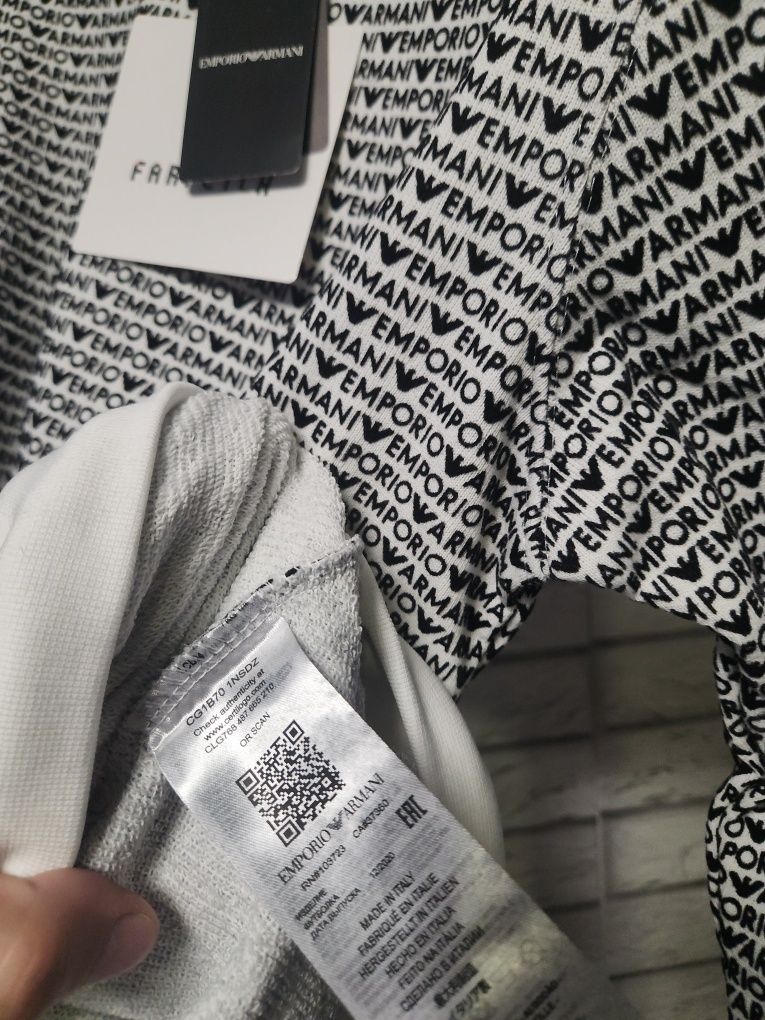 Emporio Armani блуза БЯЛА