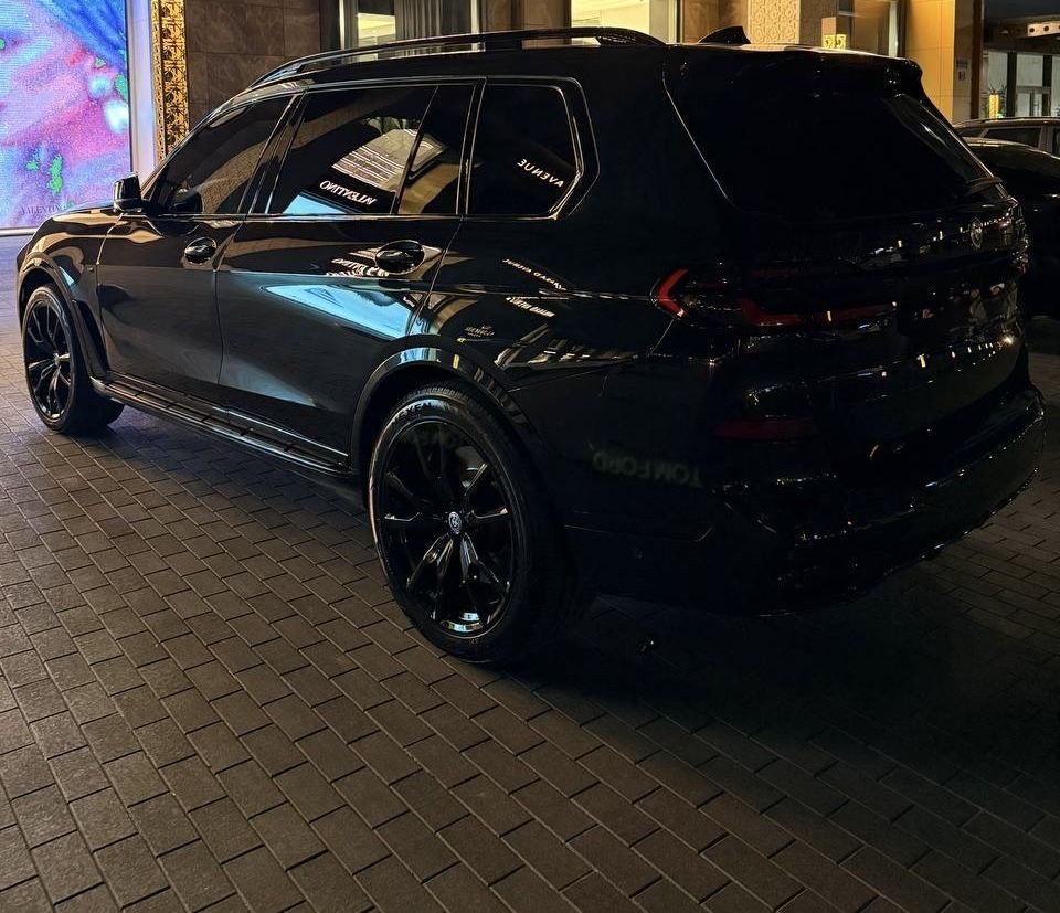 BMW X7 Drive 50i 2020 год