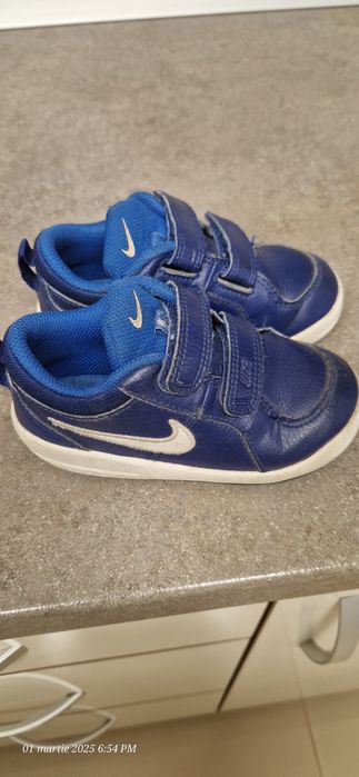 Vând adidasi Adidas