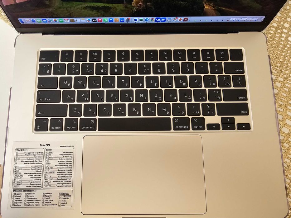 Apple MacBook Air 15.3" 8G/256 2024 + Apple мишка