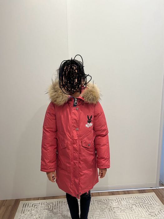 Зимняя куртка для девочек на рост 128-134 в отлсном состоянии