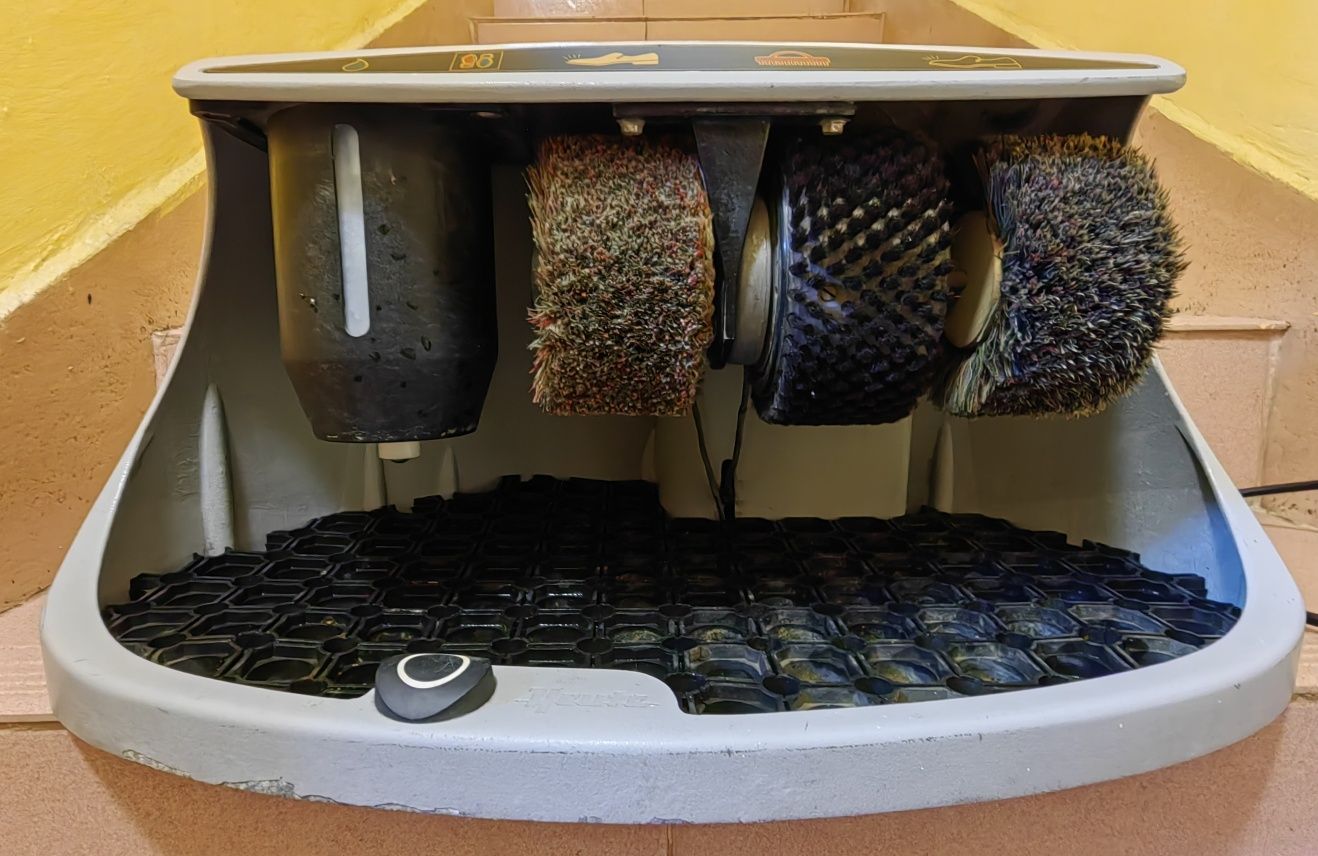 Cosmo машина за почистване и лъскане на обувки