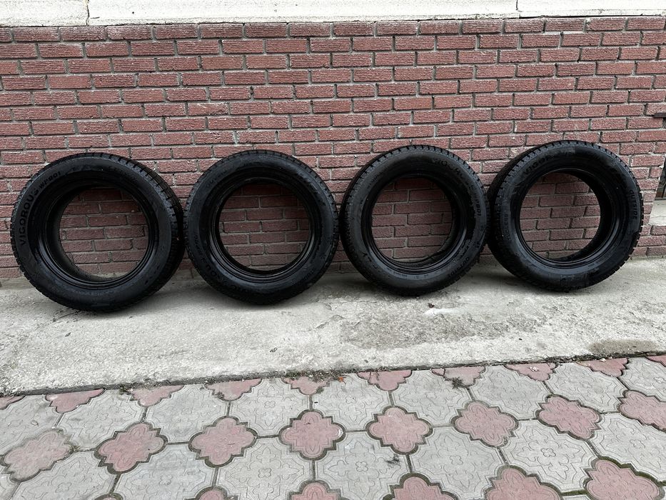 Коплект зимних шин