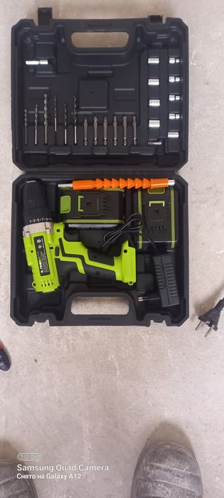 Продаю срочна пчёлка и дрель...доставка имеится