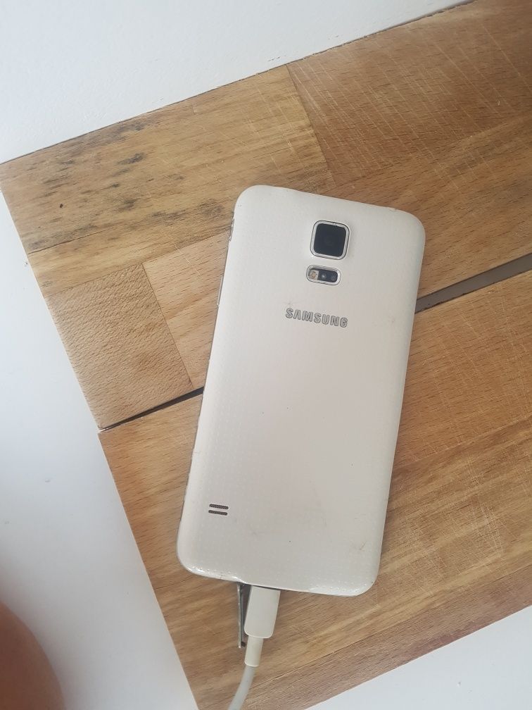 Телефон Samsung S5
