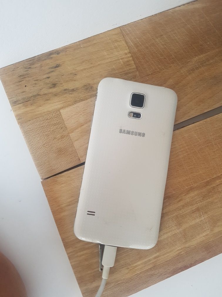 Телефон Samsung