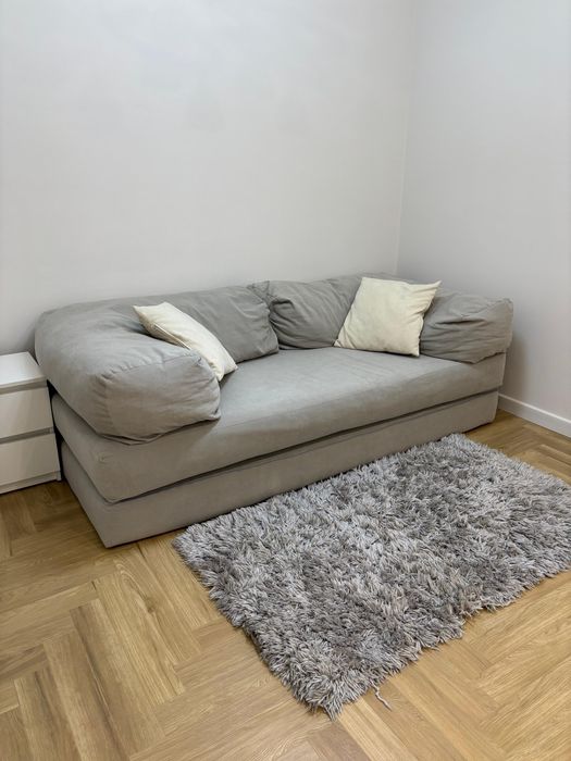 Бескаркасный диван