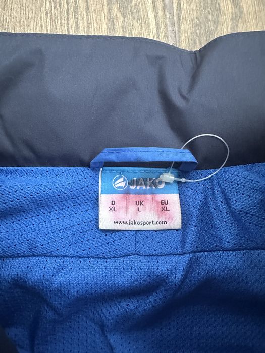 Спортно яке jako размер л и хл