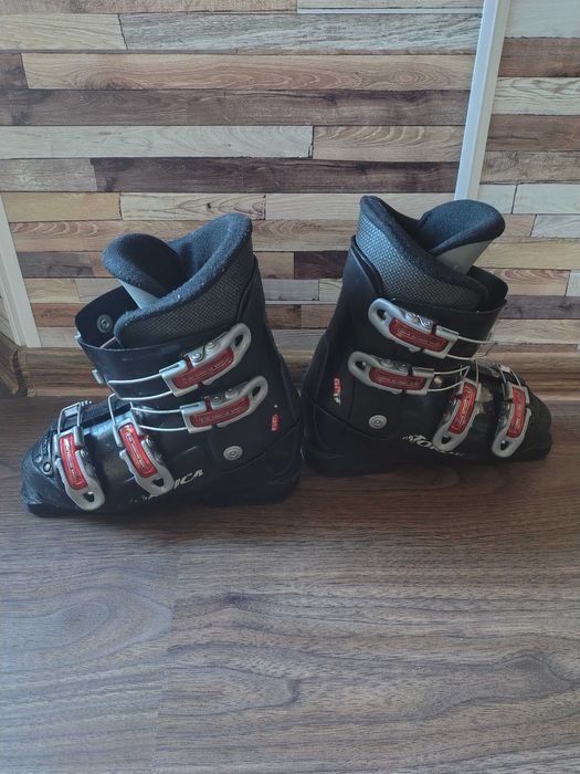 Запазени ски и щеки -  120см и ски обувки 23-23,5
