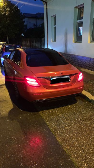 Mercedes-Benz E 220 • Perne• 9 G Tronic• Head up Dispaly