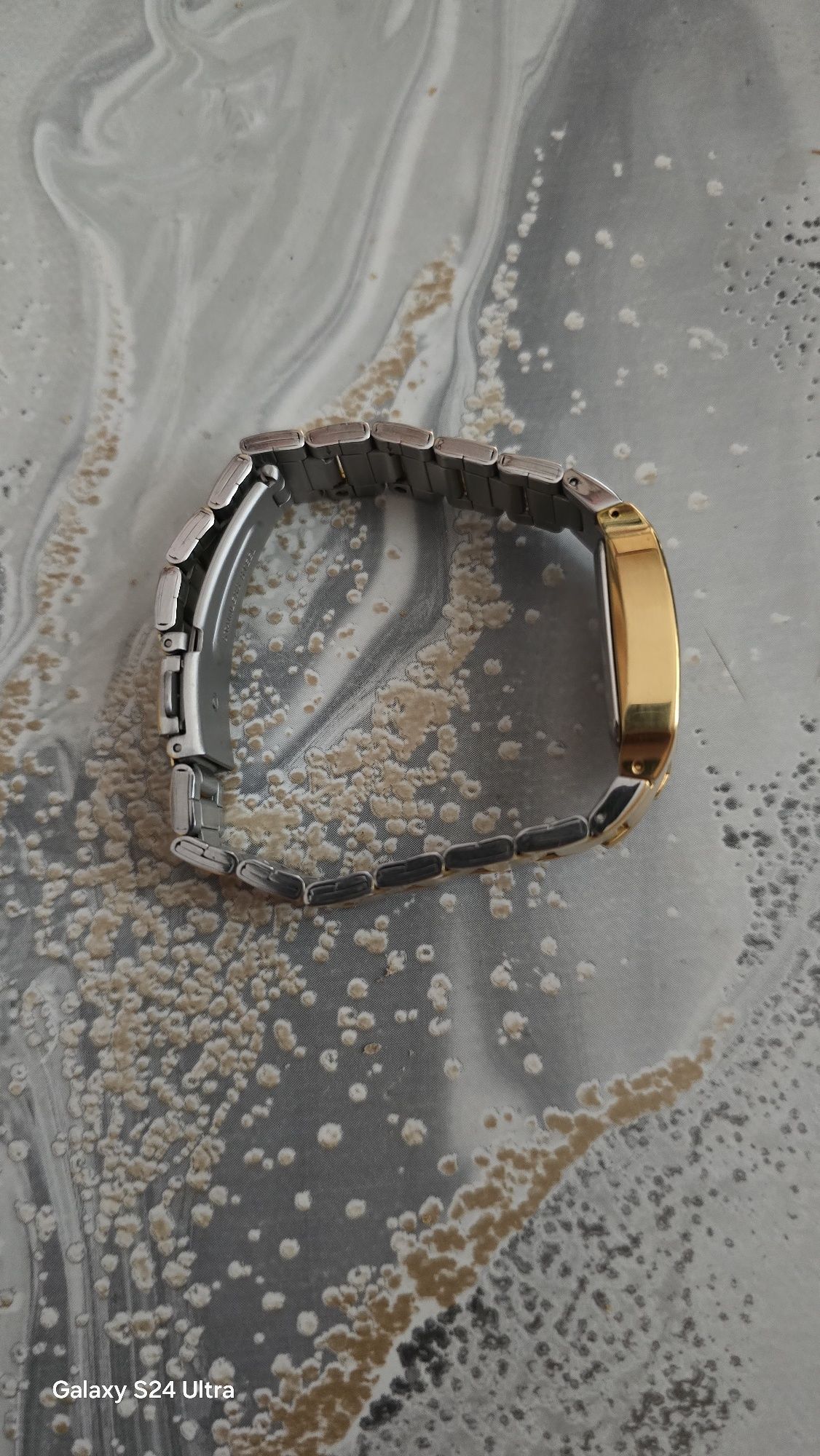 Продавам Дамски часовник Casio