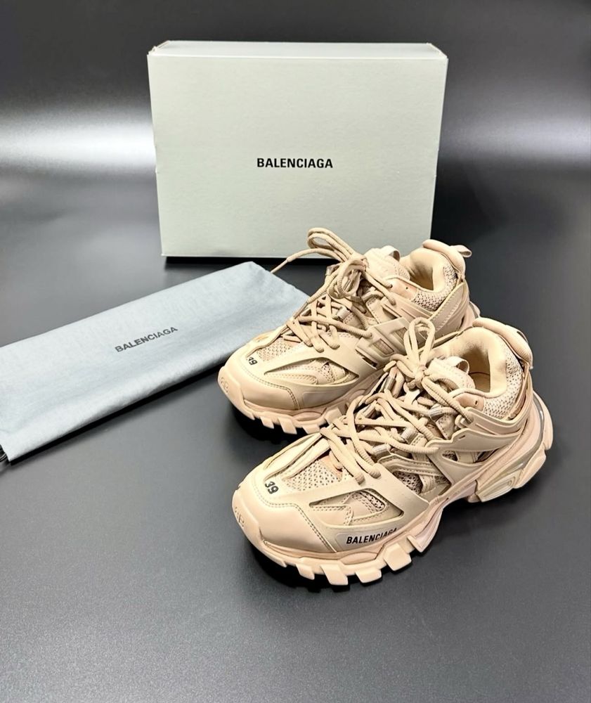 Balenciaga track