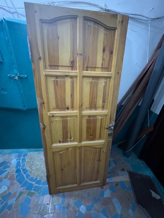 Двери межкомнатные и Дверь  входная!!!