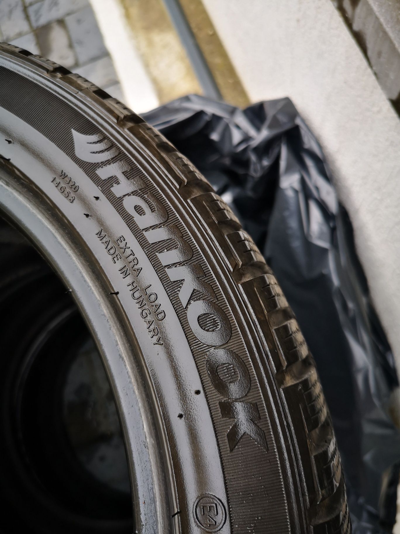 4x Anvelope de iarna Hankook 215/45R16/