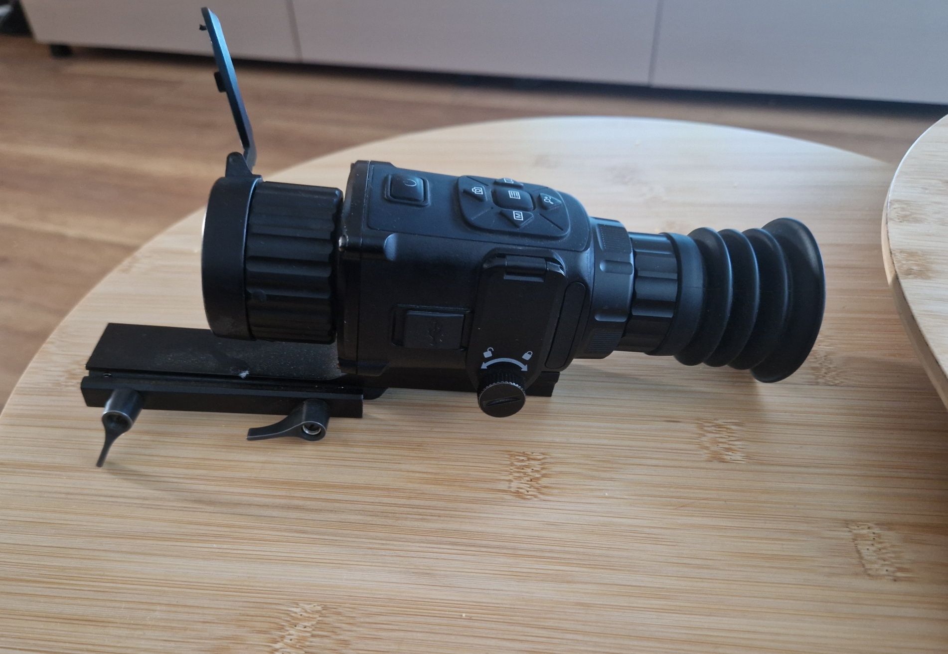 Термоприцел HIKMICRO TE25