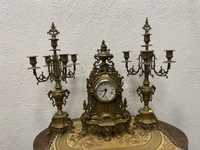 Френски каминен часовник от масивен месинг със свещници