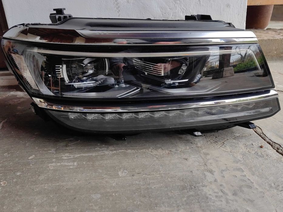 Фар VW Tiguan 5N FULL LED десен / Фар Тигуан / Фар Tiguan Оригинален