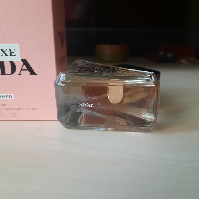 Оригинален парфюм на Prada virtual flower