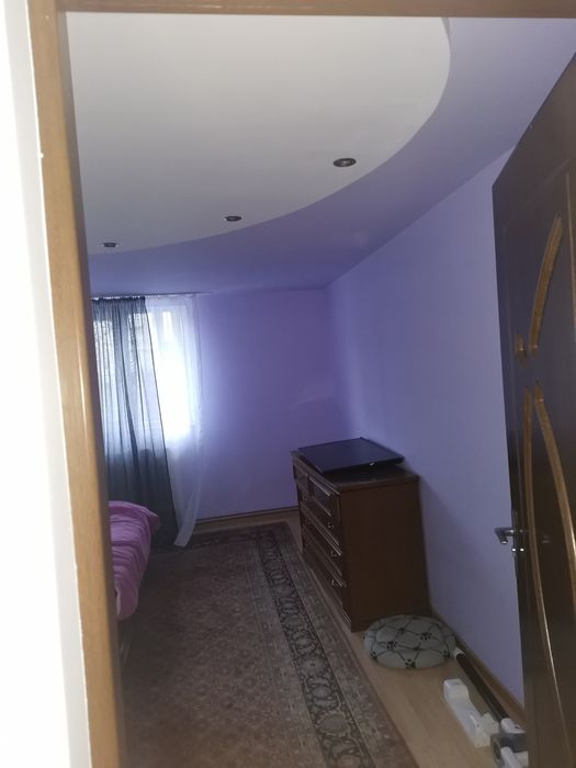 Închiriez apartament în Siret