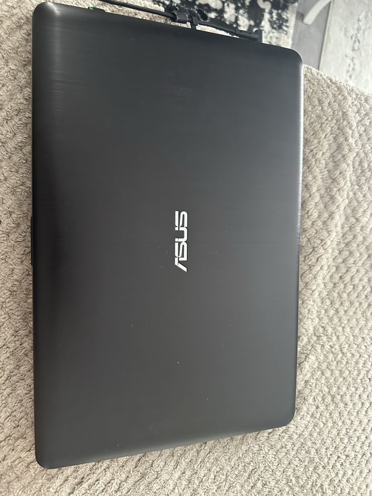 Vand laptop Asus