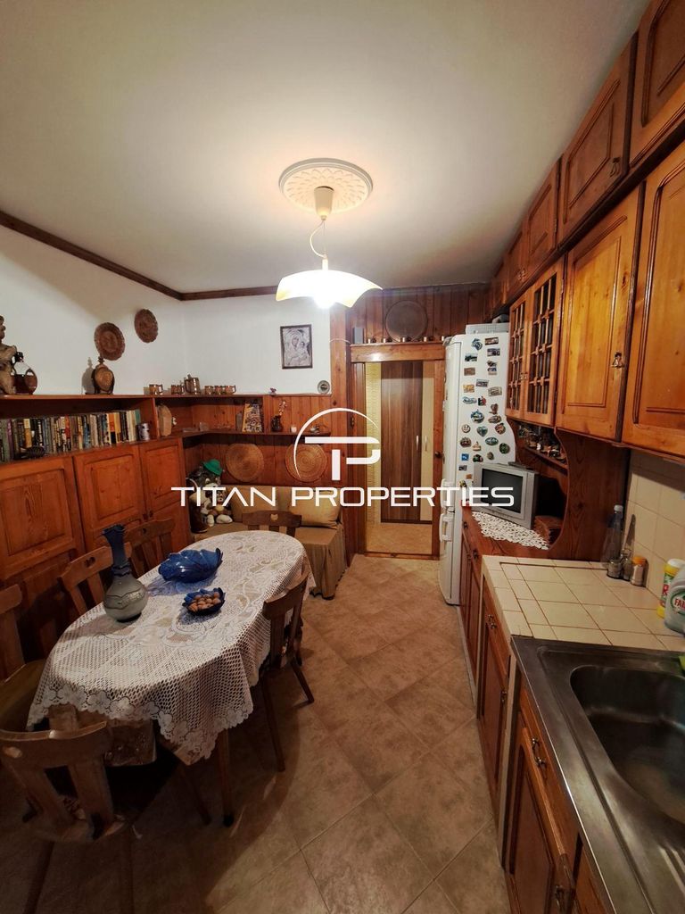Продава се Тристаен апартамент в Пловдив, Каменица 2 - 68 кв.м за 1971 €/кв.м - Снимка #2
