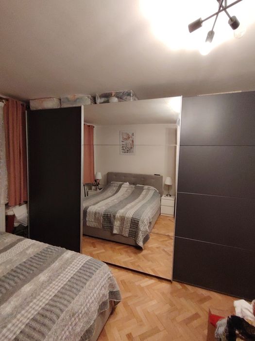 Vând dressing cu 3 uși glisante