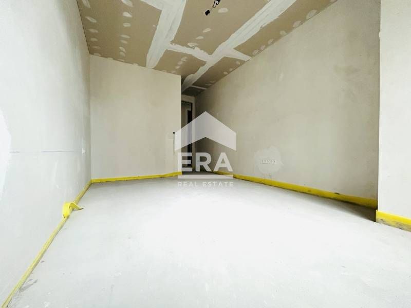 Продава се Четиристаен апартамент в София, Хладилника - 179 кв.м за 3605 €/кв.м - Снимка #8