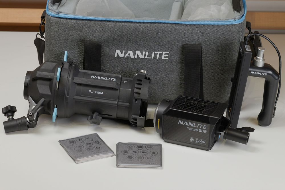 Nanlite Forza 60B + Proiector PJ-FMM-19 + Kit Gobo
