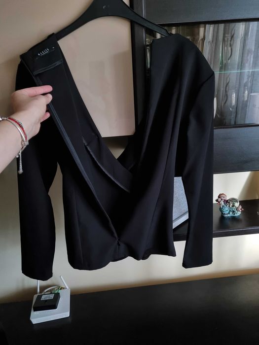 Oferta bluze petrecute/camasi rosii S Stradivarius, Bershka