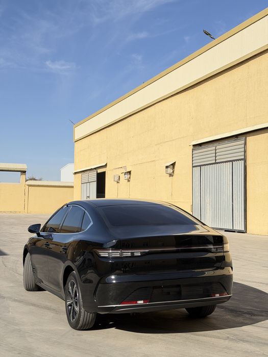 Chazor BYD salondan olingan