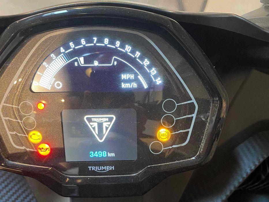 Motocicleta Triumph Daytona 660 Second 2024
