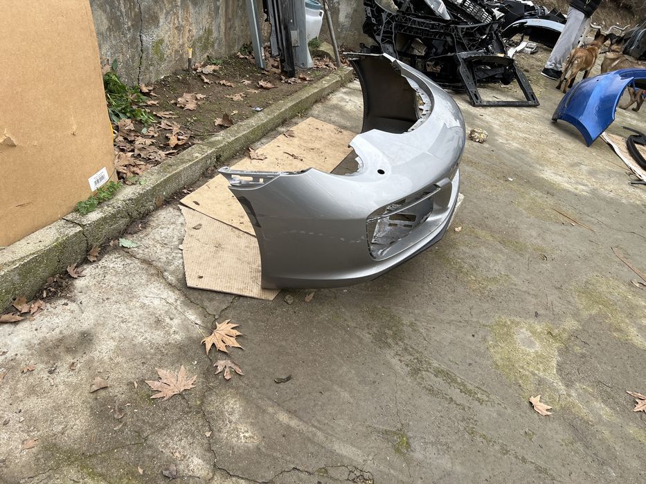 Porsche 911 Carrera 4S 2018 предна броня