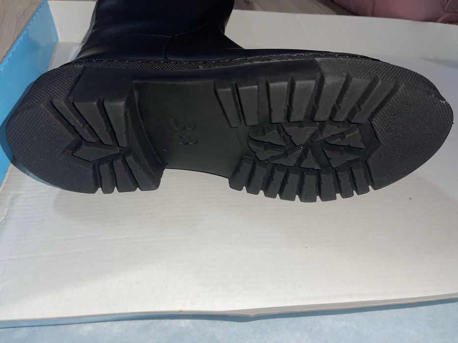 Чисто нови дамски ботуши– масивна подметка, стил и качество!