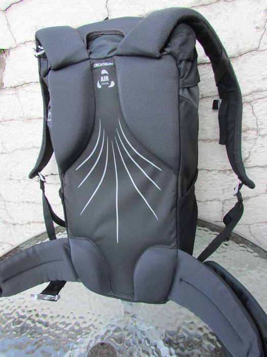 Туристическа раница Quechua Decathlon 20L