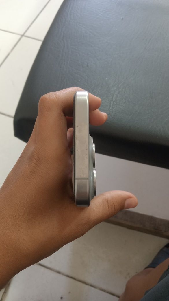 Iphone 15 pro holati edial