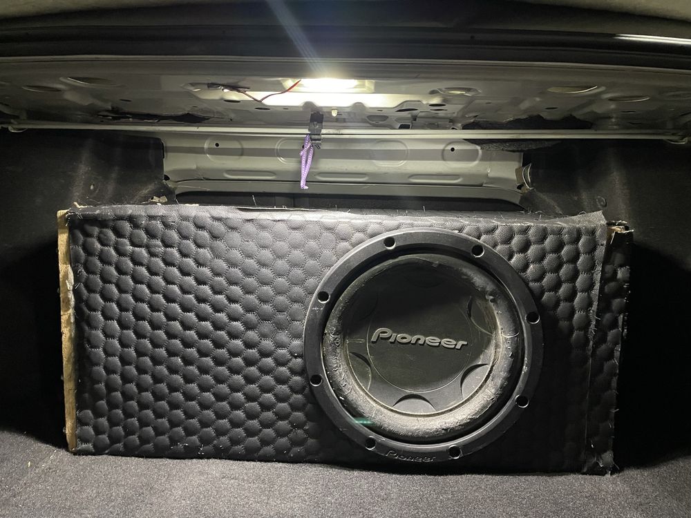 Pioneer sabwoofer 12dyum