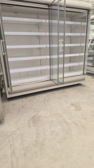 Vitrina frigorifica JBG2 cu 3 și 4 uși cu agregat extern nou Embraco