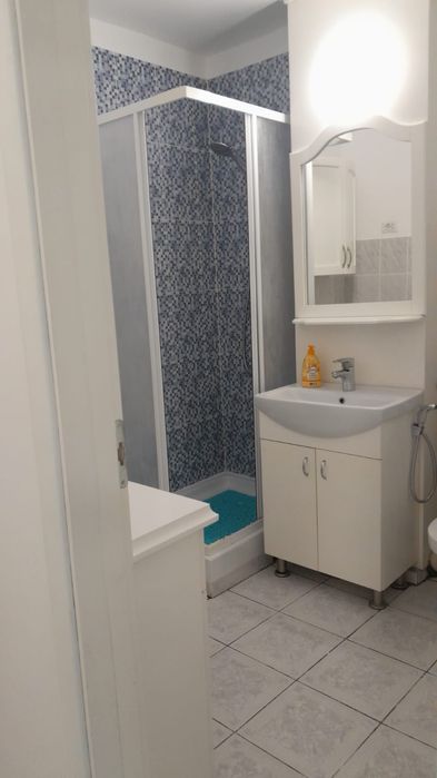 Se închiriază garsoniera