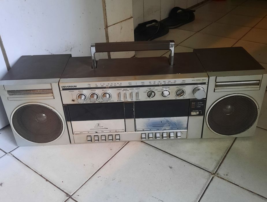 Касетофон Universum