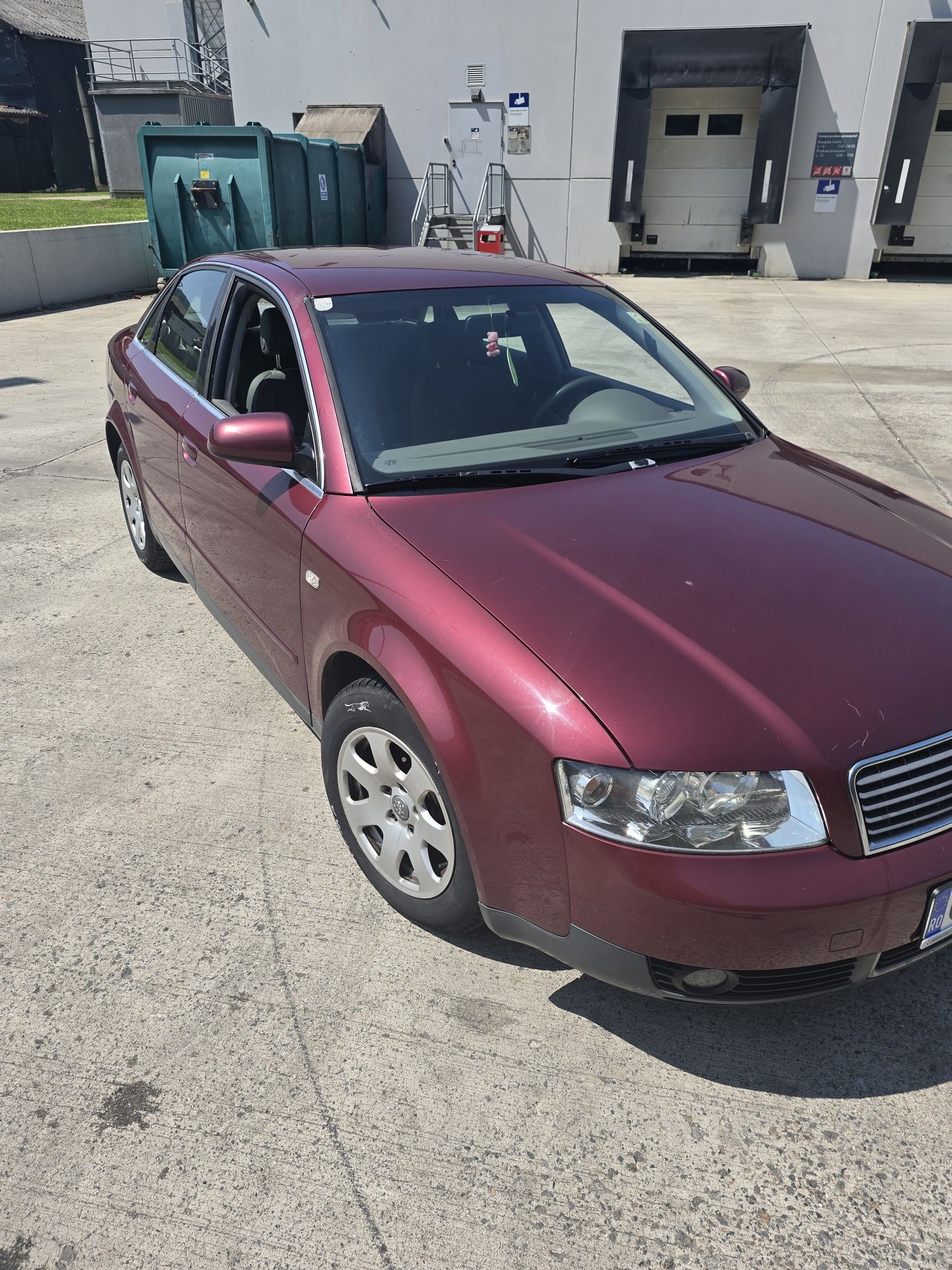 Vând Audi A4 foarte bine întreținut