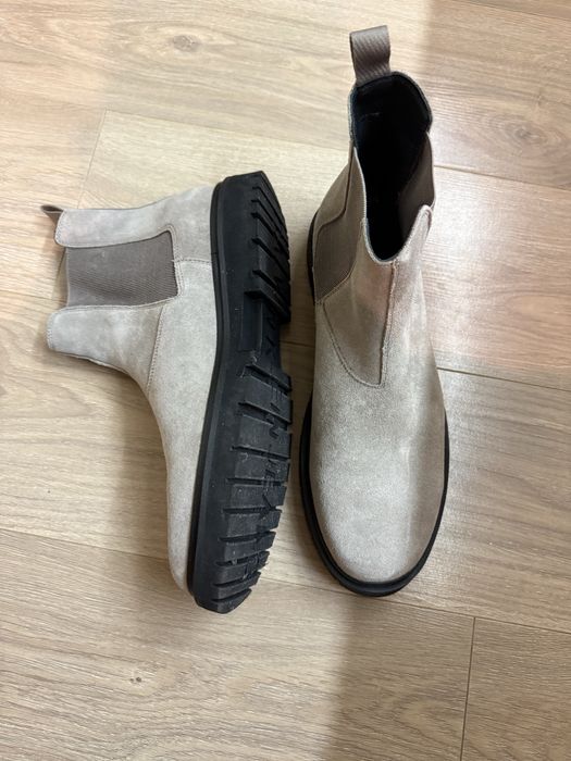 Продавам високи мъжки велурени обувки Calvin Klein