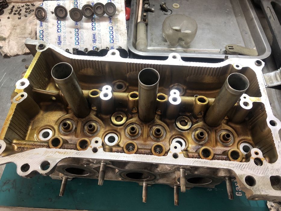 Головка ГБЦ на3.5 камри  левая