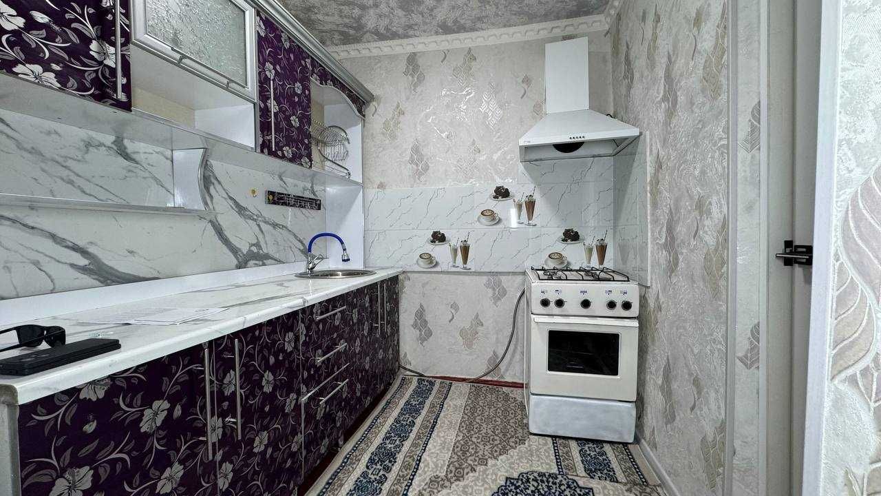 Фрунзиский Мухайё 1 хона 2 хона қилинган квартира сотилади.ID: 285358