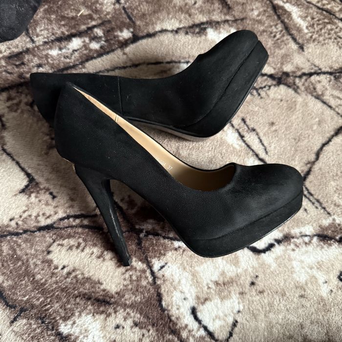 Обувки на висок ток велур