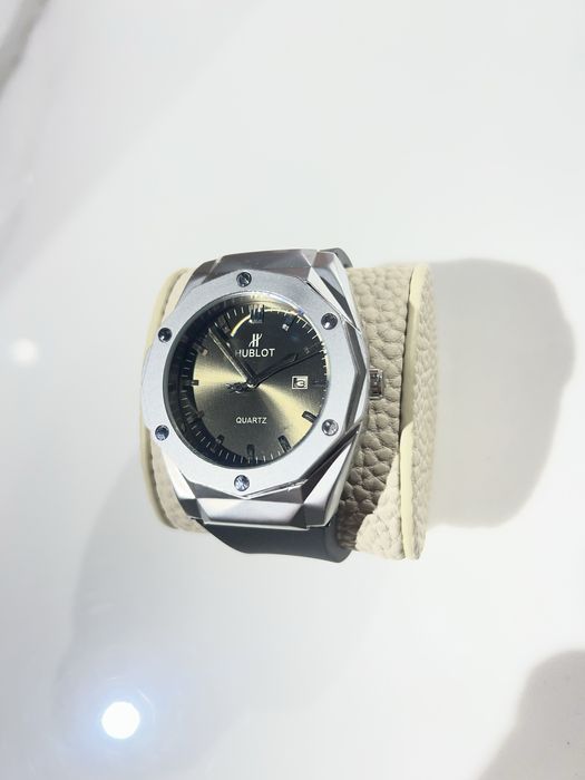 HUBLOT наручные часы