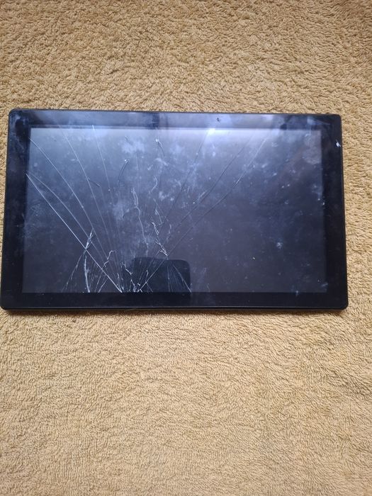 Vând tableta utok defecta